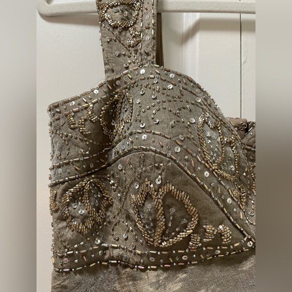 Ignite Evenings by Carol Lin Women’s 10p, beaded & sequin top embellished - Picture 3 of 7